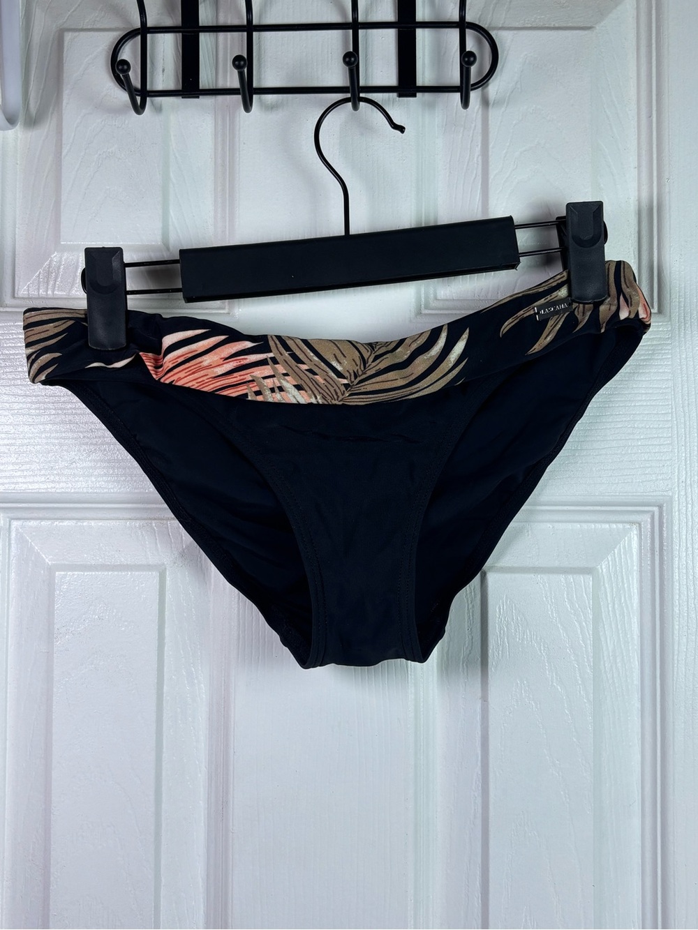 VENUS LASCANA NWOT SIZE 4 Black Bikini Bottom with Tropical Leaf Accent - Women